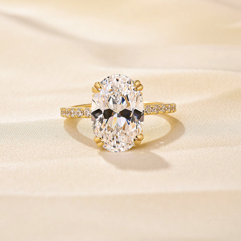 Gorgeous Oval Cut Sona Simulated Diamond Engagement Ring In Sterling Silver