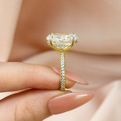 Excellent Oval Cut Sona Simulated Diamond Engagement Ring